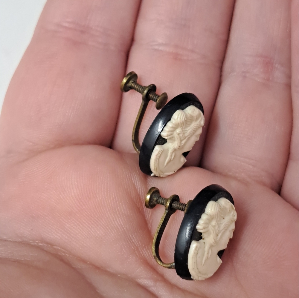 Vintage Black And White Cameo Screw Back Earrings